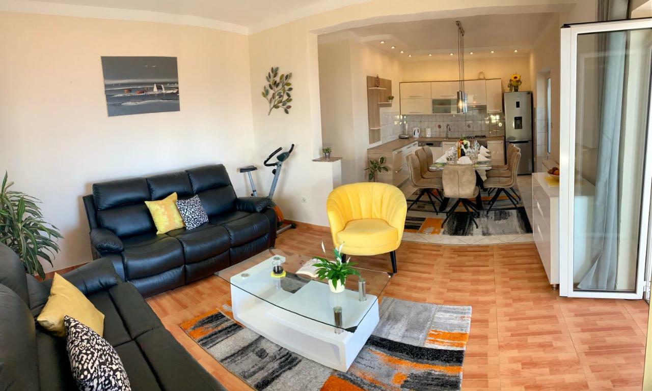 פרקו Duplex Apartment With Private Swimming Pool מראה חיצוני תמונה