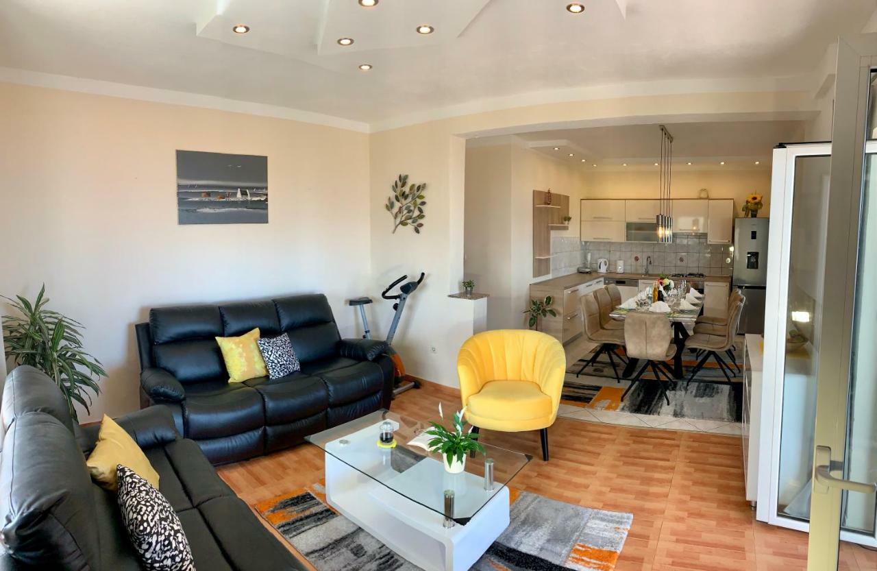 פרקו Duplex Apartment With Private Swimming Pool מראה חיצוני תמונה